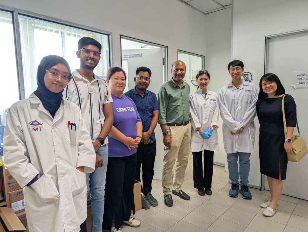 From right Dr Catherine (Chempraxis), Reagan Chan, Prof. Johnson (UPM), and Prof. Johnson’s postgraduate students