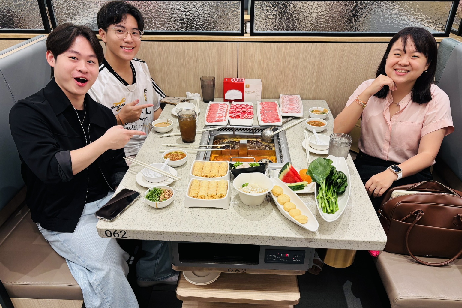 Dr Catherine is having HDL with her students (both are future dentist)