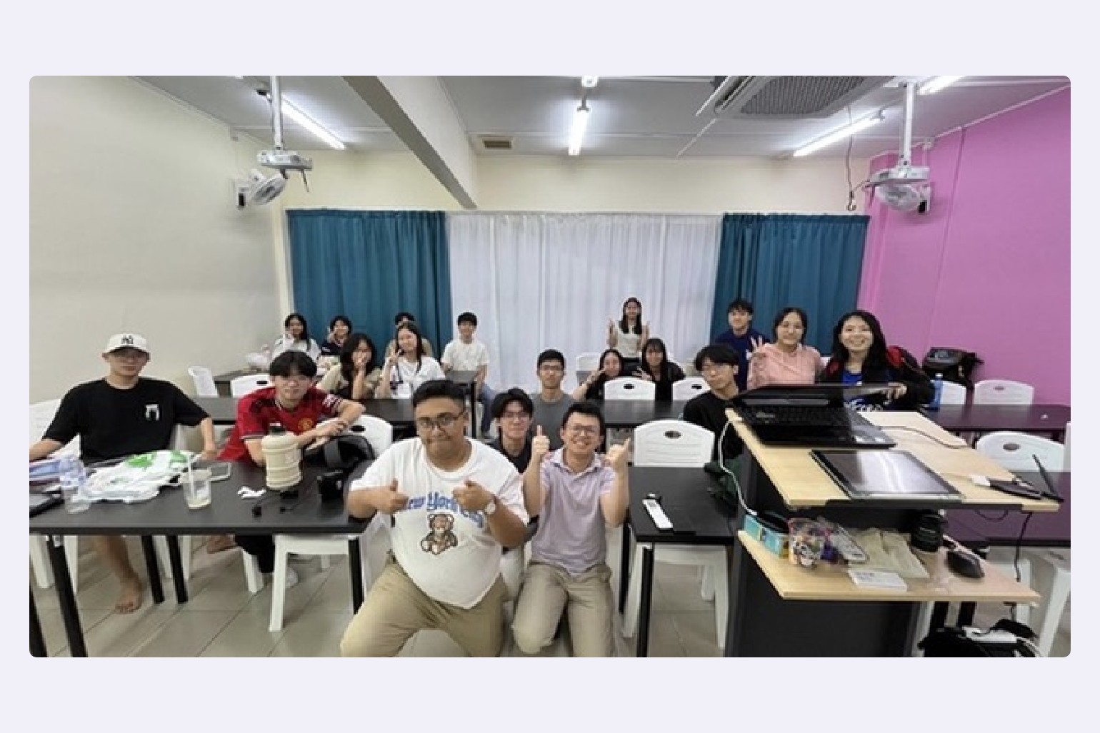 Dr Wong with his Sept 2025 Intensive Class students-0