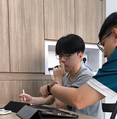 Mr Ng ZH is teaching his MUFY Math student