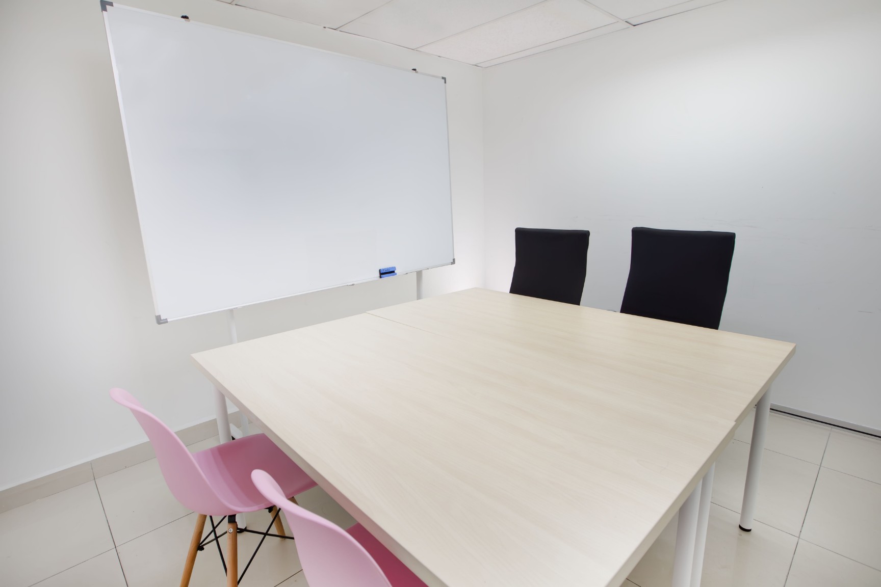 Modern classroom for small group A-Level tuition at ChemPraxis