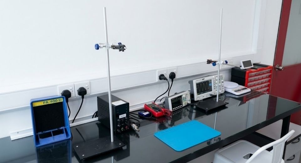 Physics Discovery Lab